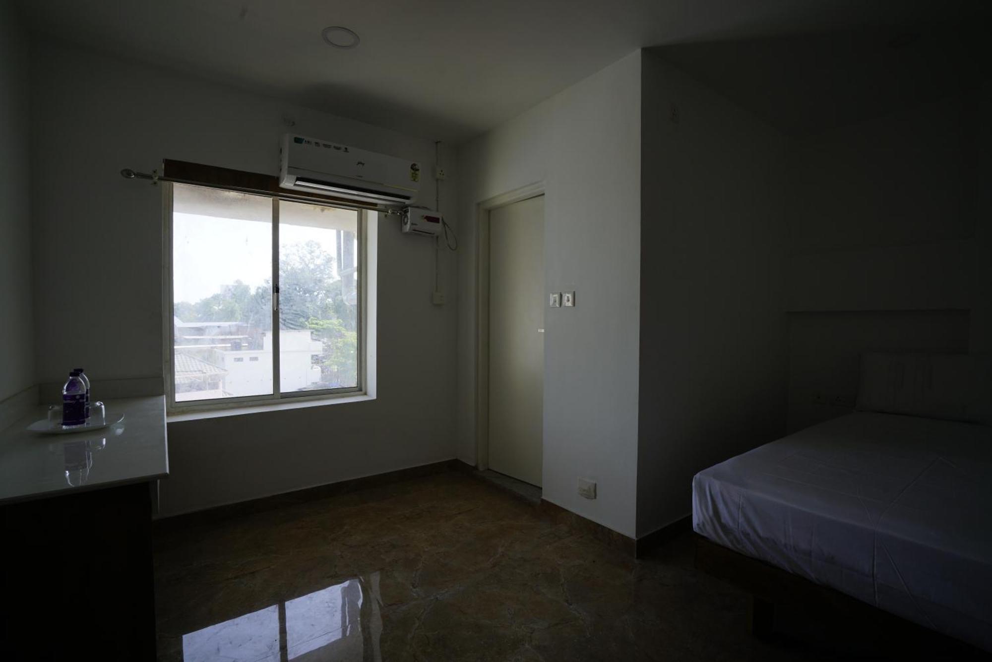 Quilon Residency Kundara Hotel Perumanseri Luaran gambar